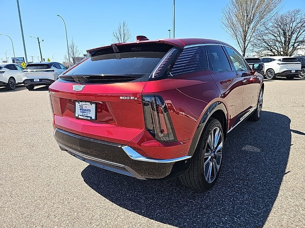2025 Cadillac OPTIQ Luxury 2