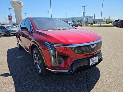 2025 Cadillac OPTIQ Luxury 2
