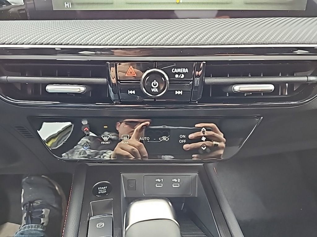 2025 Nissan Kicks SR Intelligent AWD