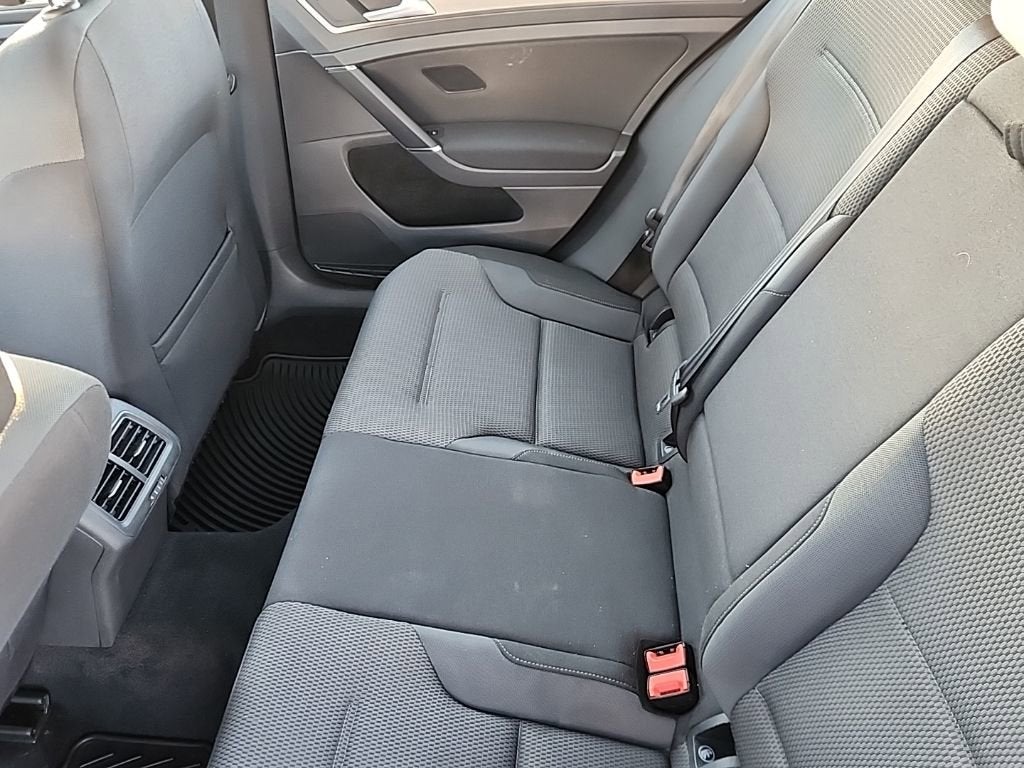 2017 Volkswagen Golf TSI S 4-Door