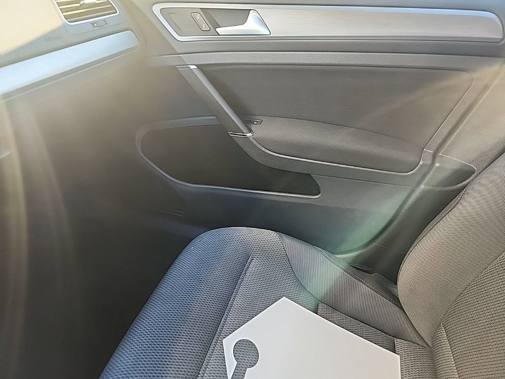 2017 Volkswagen Golf TSI S 4-Door