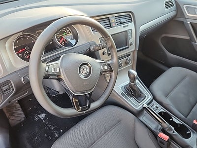 2017 Volkswagen Golf TSI S 4-Door