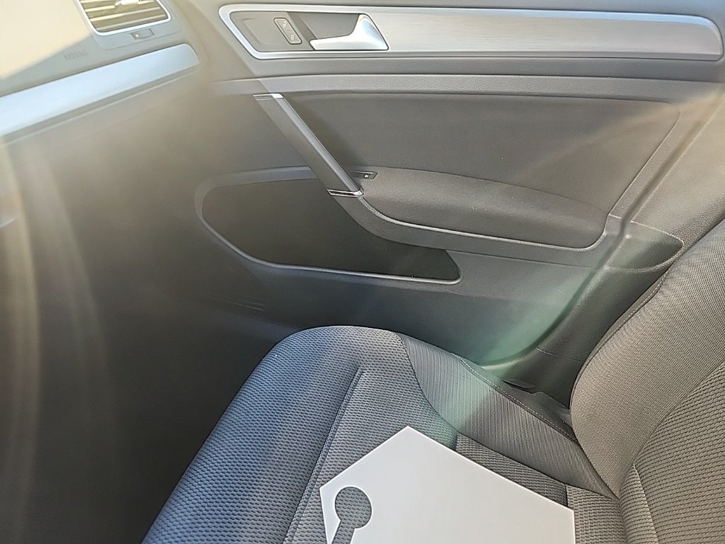 2017 Volkswagen Golf TSI S 4-Door