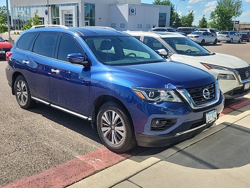2017 Nissan Pathfinder SV