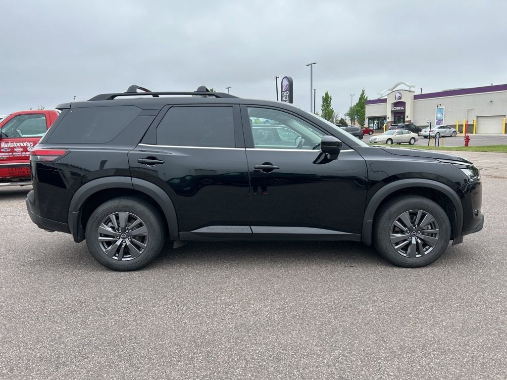 2024 Nissan Pathfinder SV 4WD