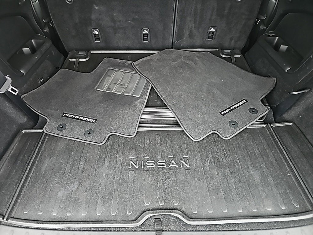 2022 Nissan Pathfinder SL 4WD