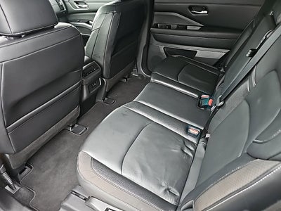 2022 Nissan Pathfinder SL 4WD