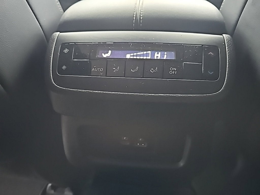 2022 Nissan Pathfinder SL 4WD