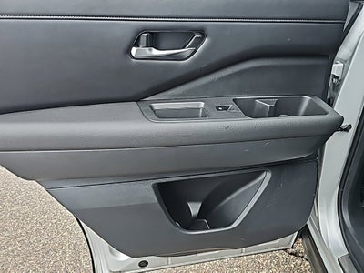 2022 Nissan Pathfinder SL 4WD