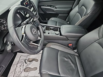 2022 Nissan Pathfinder SL 4WD