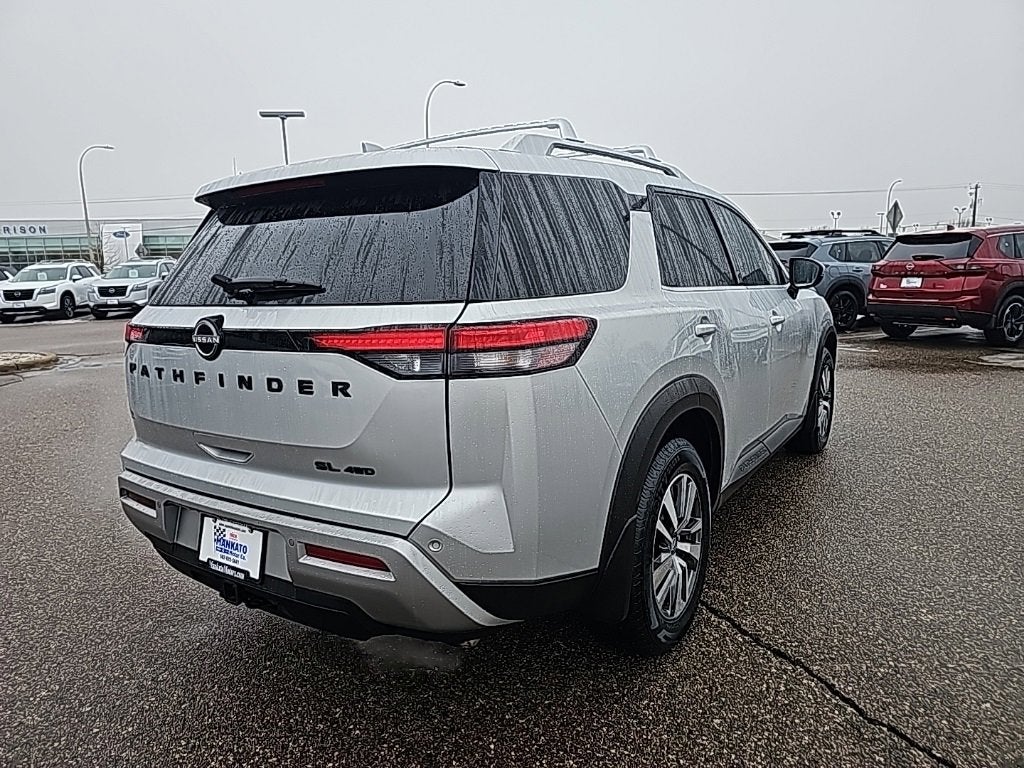 2022 Nissan Pathfinder SL 4WD