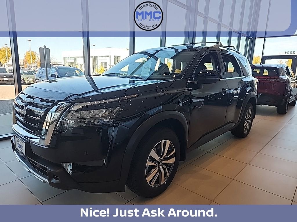 2025 Nissan Pathfinder SL 4WD