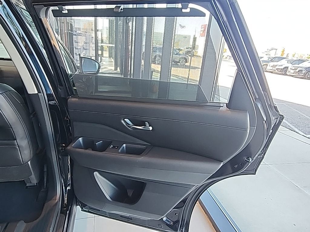 2025 Nissan Pathfinder SL 4WD