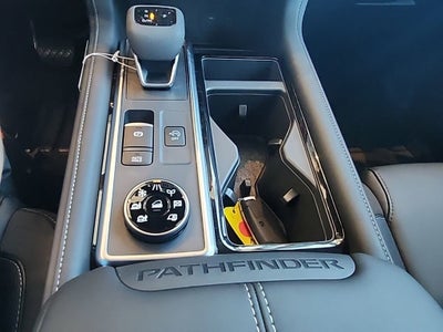 2025 Nissan Pathfinder SL 4WD