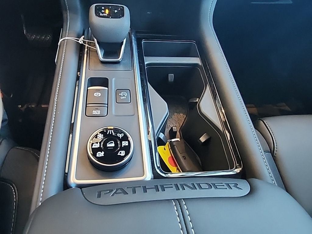 2025 Nissan Pathfinder SL 4WD