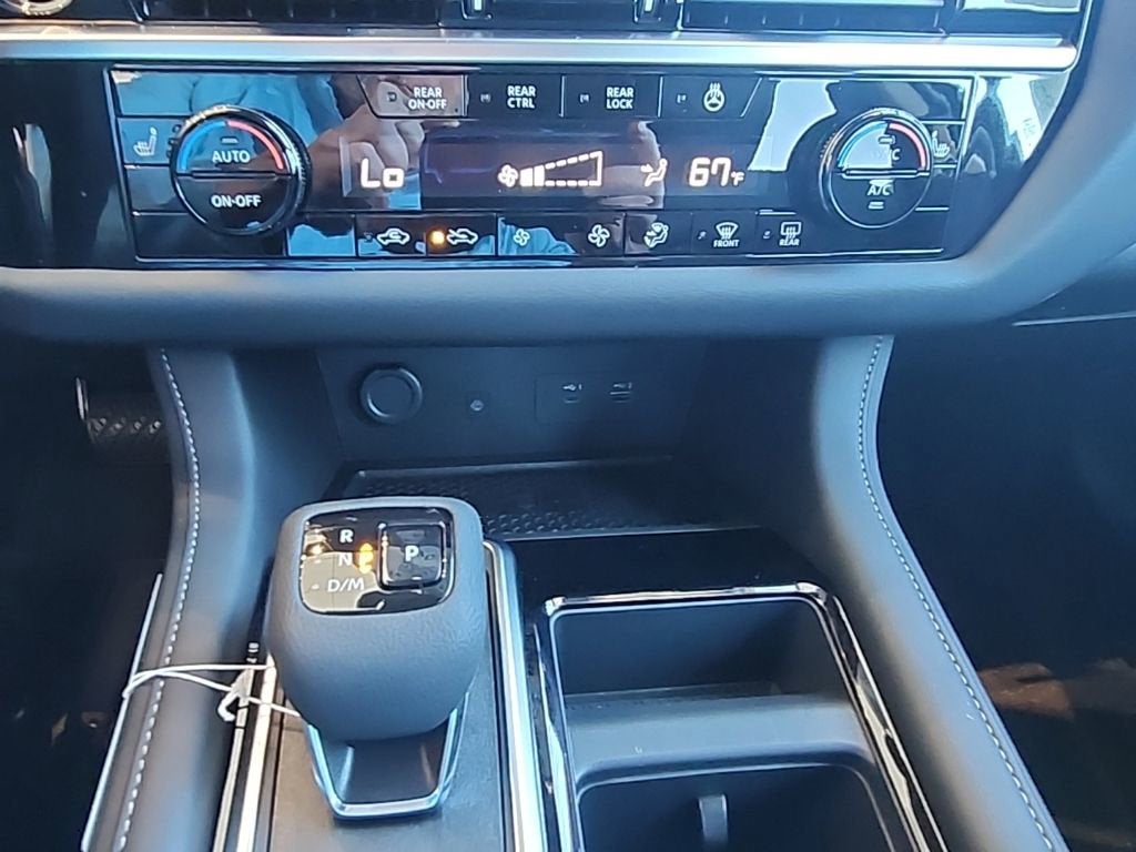 2025 Nissan Pathfinder SL 4WD