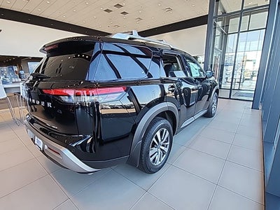 2025 Nissan Pathfinder SL 4WD