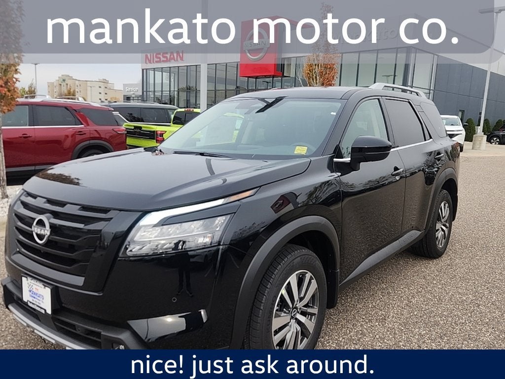 2025 Nissan Pathfinder SL 4WD