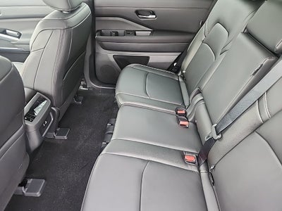 2025 Nissan Pathfinder SL 4WD