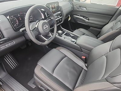 2025 Nissan Pathfinder SL 4WD
