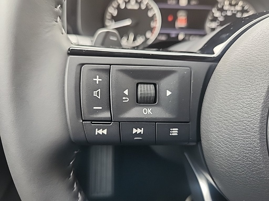 2025 Nissan Pathfinder SL 4WD