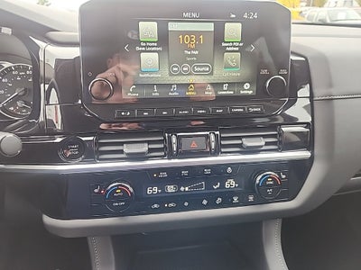 2025 Nissan Pathfinder SL 4WD