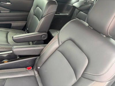 2024 Nissan Pathfinder SL 4WD