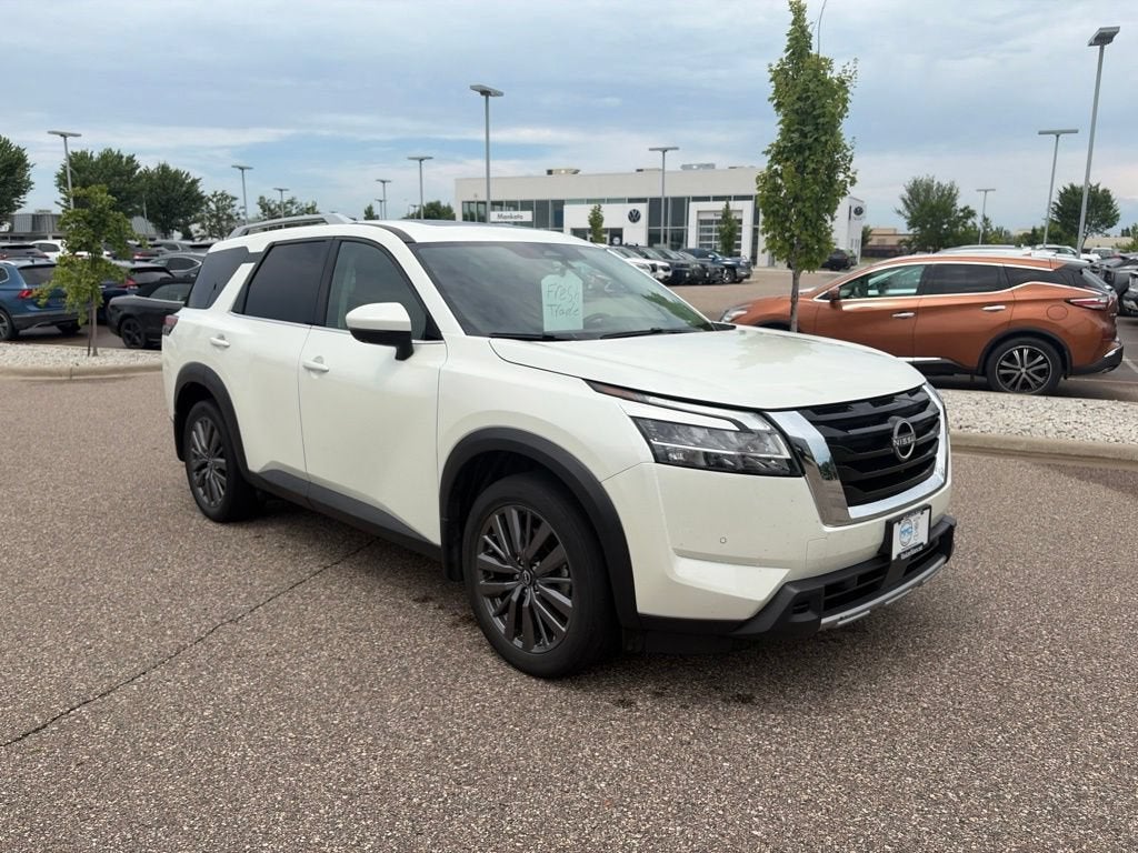 2024 Nissan Pathfinder SL 4WD