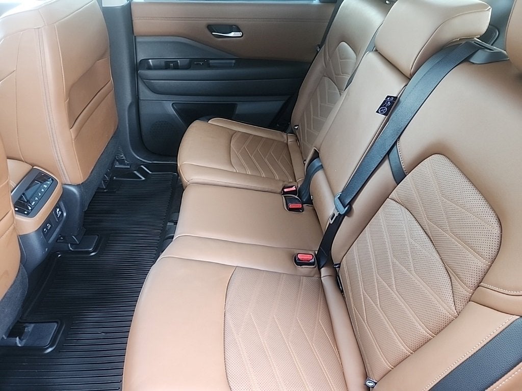 2023 Nissan Pathfinder Platinum 4WD