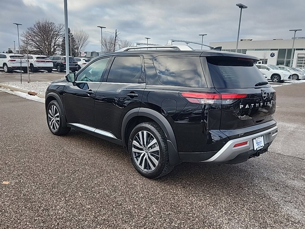 2022 Nissan Pathfinder Platinum 4WD