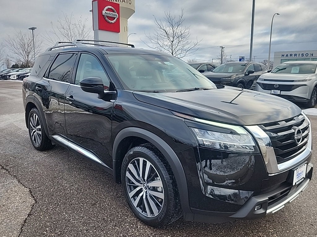 2022 Nissan Pathfinder Platinum 4WD