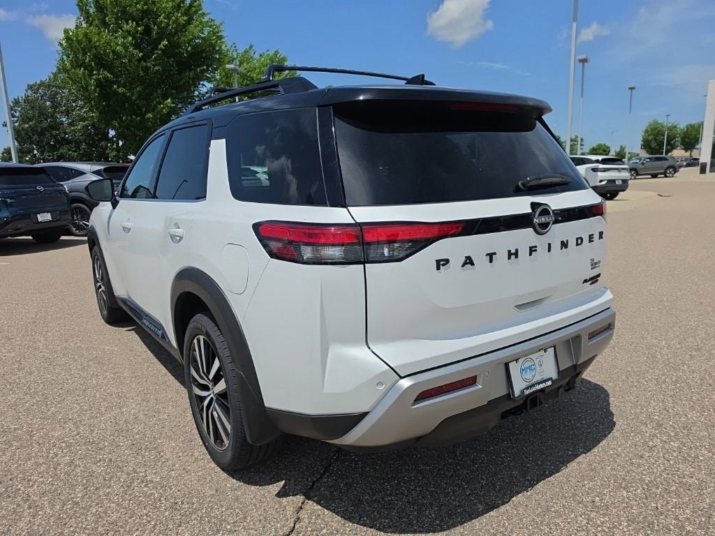 2025 Nissan Pathfinder Platinum 4WD