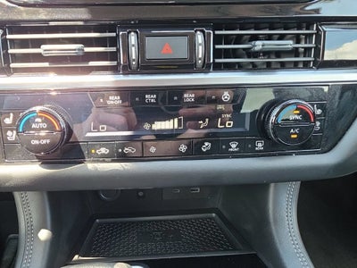 2025 Nissan Pathfinder Platinum 4WD