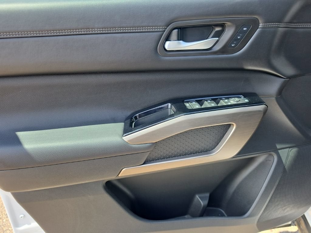 2025 Nissan Pathfinder Platinum 4WD