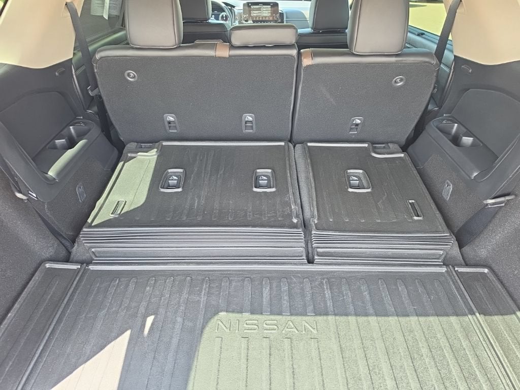 2025 Nissan Pathfinder Platinum 4WD