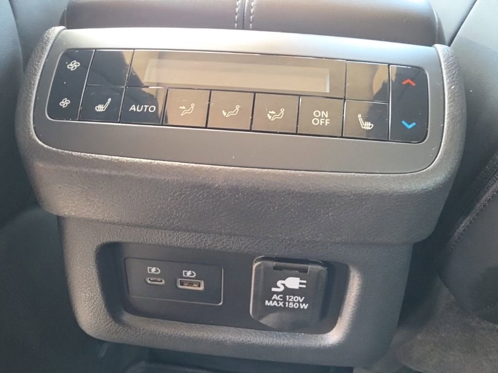 2025 Nissan Pathfinder Platinum 4WD