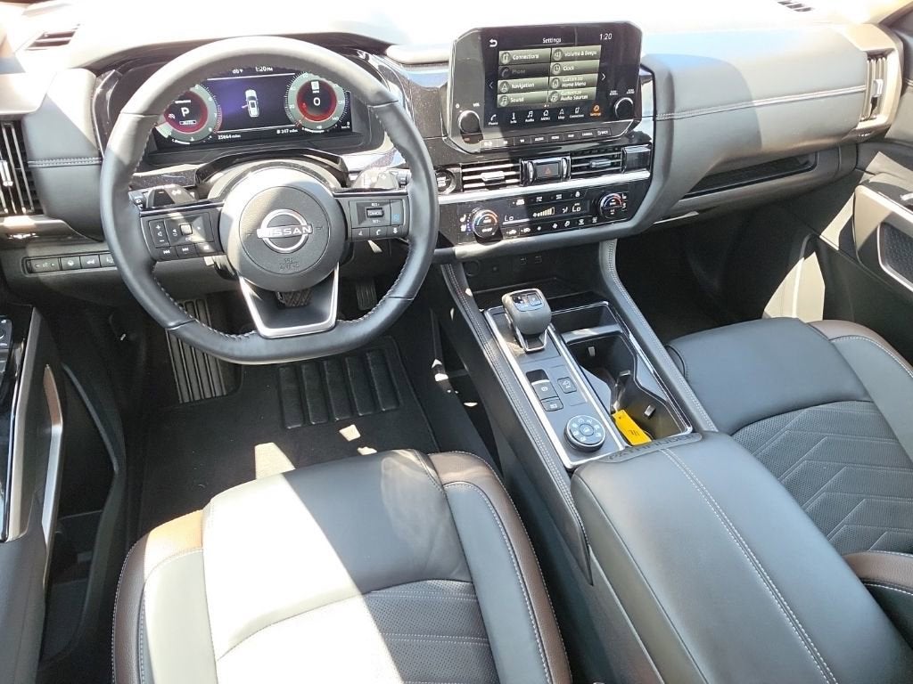 2025 Nissan Pathfinder Platinum 4WD