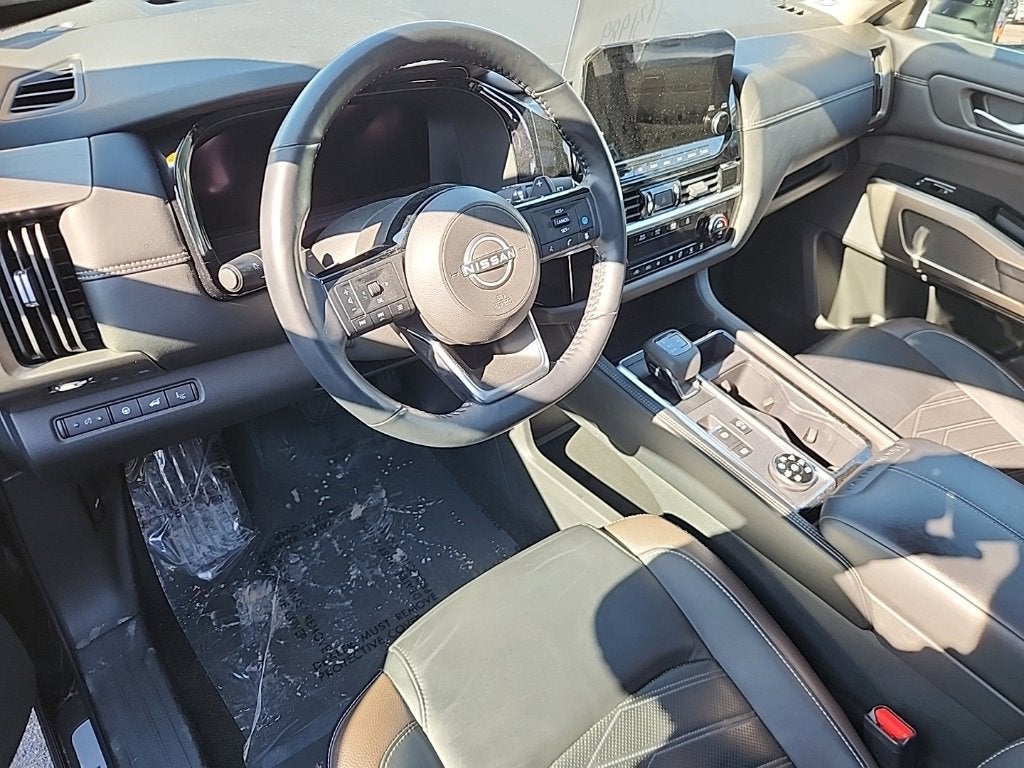 2023 Nissan Pathfinder Platinum 4WD