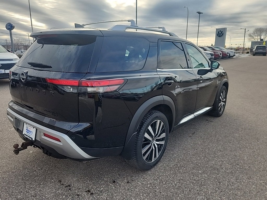2023 Nissan Pathfinder Platinum 4WD