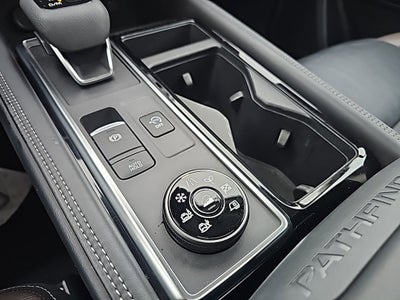 2023 Nissan Pathfinder Platinum 4WD