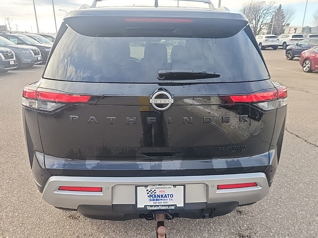 2023 Nissan Pathfinder Platinum 4WD
