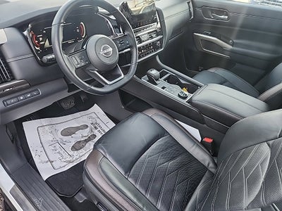 2024 Nissan Pathfinder Platinum