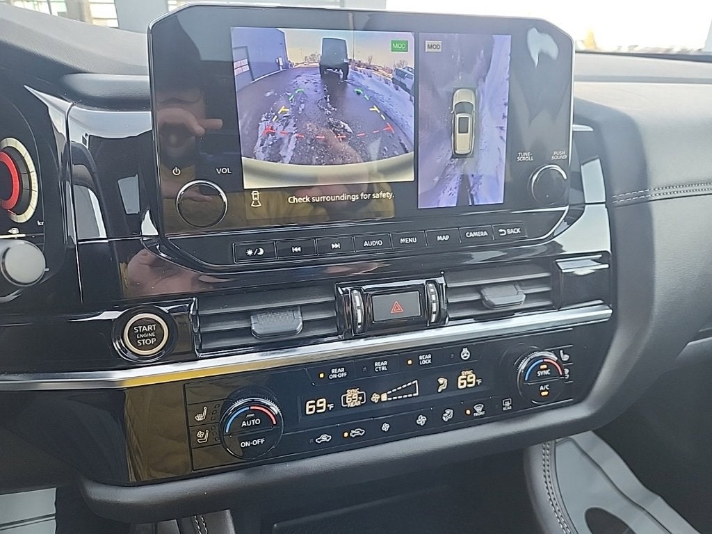 2024 Nissan Pathfinder Platinum