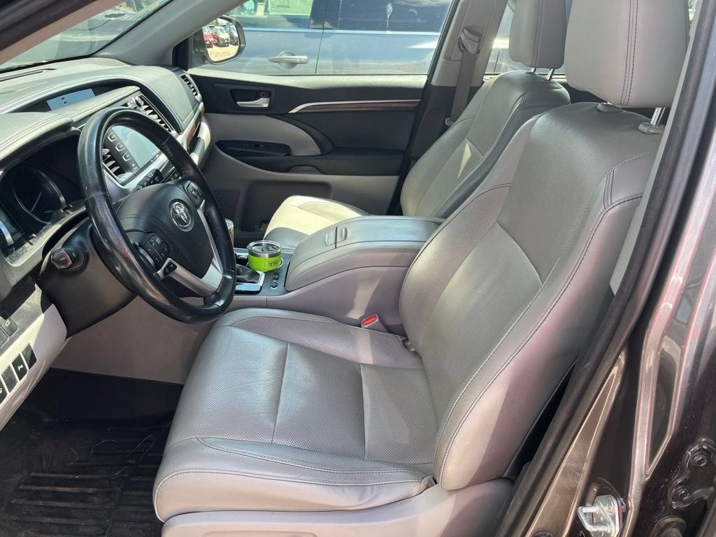 2016 Toyota Highlander Limited V6
