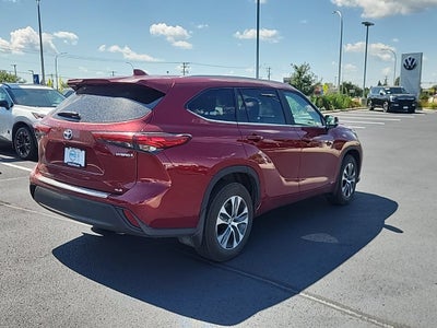 2023 Toyota Highlander Hybrid XLE