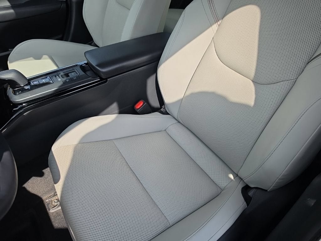 2024 Toyota Prius Limited AWD-e